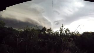 Гнев природы! Чем опасны тучи
