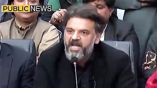 عثمان ڈار کا والدہ کے ہمراہ دھواں دار پریس کانفرنس