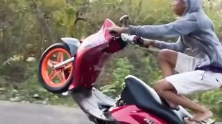 fell from a motorbike without wearing a helmet