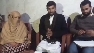 Kashmiri me ak oirat par as ka khawand na bot zolam kea