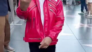 Michael Jackson dancing