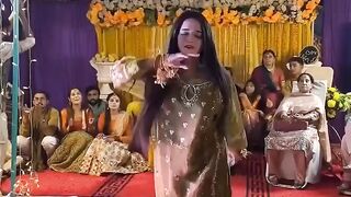 Mera Dil ye pukare aja dancing