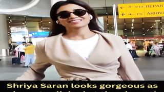 Shriya Saran looks gorgeous as she gets clicked at the airport! #shriyasaran #sidharthmalhotra #short #shorts #trending #viral #bollywood #viralshorts