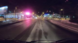 Пожарных не пропущу! Камаз на таран