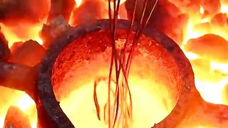 Casting Mjolner Hammer out of Scrap.