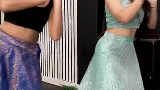 Cham Cham Krke Chamka???? #shortsvideo #np #ytshorts #dance #snehu & friends #shorts #weddingdancesongs