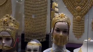 Dubai Gold Suck