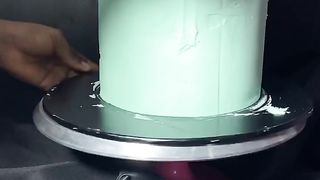Cake frostings