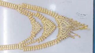 Gold kating design necklace