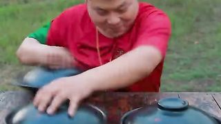 There is no Chinese team in the World Cup Eating Spicy Food and Funny Pranks