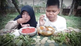 COMINGSOON BURHAN DAN NURUL || MUKBANG ASIN JAPUH + SAYUR ASAM + LALAPAN MENTAH