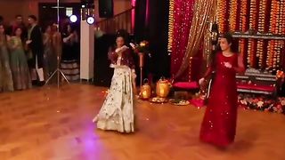 Girls dance #