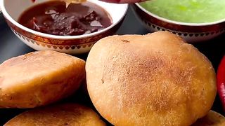 Crunchy kachori