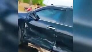 Sher afzal marwat ki gari ko Hassan _ Sher Afzal marwat PTI _ sher Afzal