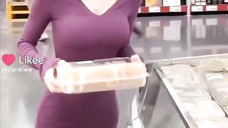 Happy shopping Valentine day