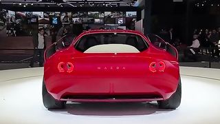 The Mazda Iconic SP might be one of the sleekest concepts we’ve ever seen! That interior… #mazda#
