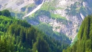 Bahut hi khubsurat video hai sab doston ke sath share Karen