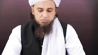 Kia bivi ke kehny par shohor Apne seeny ke baal saf karsaksta hai