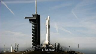 Rocket lift off Starlink satellite