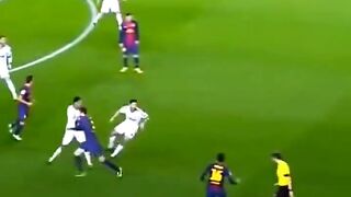 Di Maria vs Puyol --