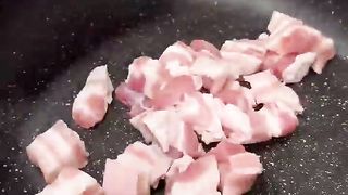 Easy Chinese dish in few minutes.  Please subscribe