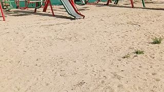 بچوں کے کھیلنے کاجولا