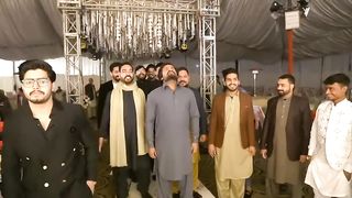 لو جی پاکستانیو شادیوں پر نیا رواج شروع بس یہ دیکھنا باقی رہ گیا تھا اس ٹائم میں