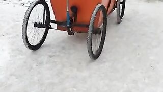 A Tomsk engineer has created a velomobile that can be used in 40-degree frost