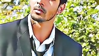 Tumhen_Mis_Karta_Hun_Roj_Karta_Hun__Status_Sad