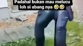 Funny Workers #OfficeLaughs #WorkplaceEntertainment #OfficeComedy #FunnyJobs #JobHumor #LaughAtWork #HilariousIncidents #ViralVideo #WorkDisasters