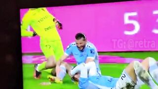 The goalkeeper received an unpleasant gift from the fans