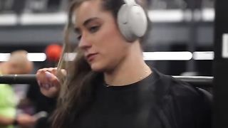 Finally hitting 135 on the lunges Jessica Bickling
