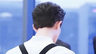 Everyone is peeking ???? #youku #lovestrikesback #cdrama #cdramafyp #cdramaedit #shorts