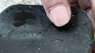 We show the full process of making necklace.