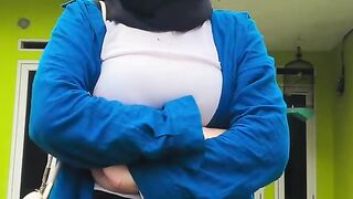 Wanita cantik