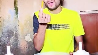 Funny o mere fries ko jo tum khaoge bara pachtaoge