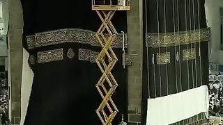 Gilaf-e-Kaaba Changing Ceremony | Spiritual Views Subhanallah