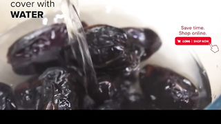 Healthy cocoa, coconut and dates balls