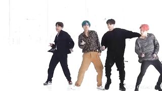 What is this???#bts #V #jimin #viral