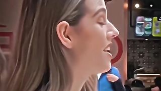 Она охринела от его отаета
