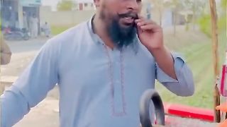جلیبی کھانے کے لیے انے والا بن گیا نجومی