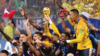 Ces stars du football ont failli MOURIR sur le terrain !