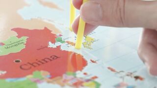 "Discovering China's Splendor: A Visual Journey “