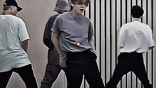 Who's your bias and bias wrecker -One Dance- v -#taehyung #kimtaehyung #v #bts #btsshorts #shorts