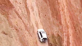 Off-road vehicle at maximum speeds