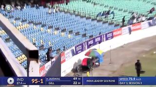 Back to back sixes by Jaiswal