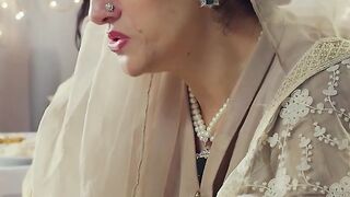 Malika Naami Ki Aurat Kon..._ #sarahkhan #imranashraf #namakharam #shorts #humtv.