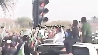 ‏اسلام آباد شیر افضل مروت کو کارکنوں نے گرفتاری سے بچا لیا۔