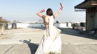 Song Ghunghroo_toot_jaega_dance