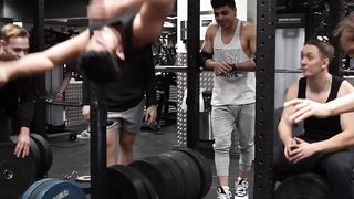 Keeping the barbell hanging on the crossbar